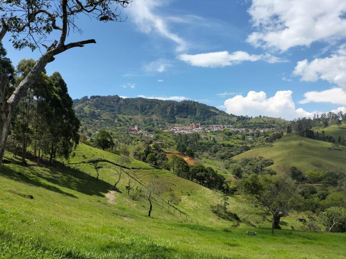 Spanglish Colombia Hotel Херико Екстериор снимка
