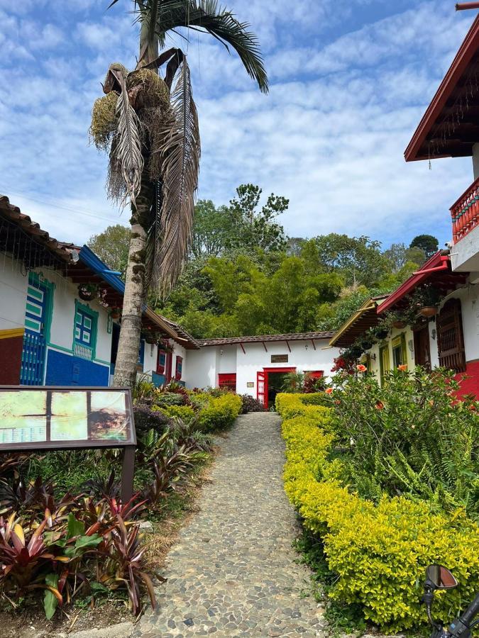Spanglish Colombia Hotel Херико Екстериор снимка