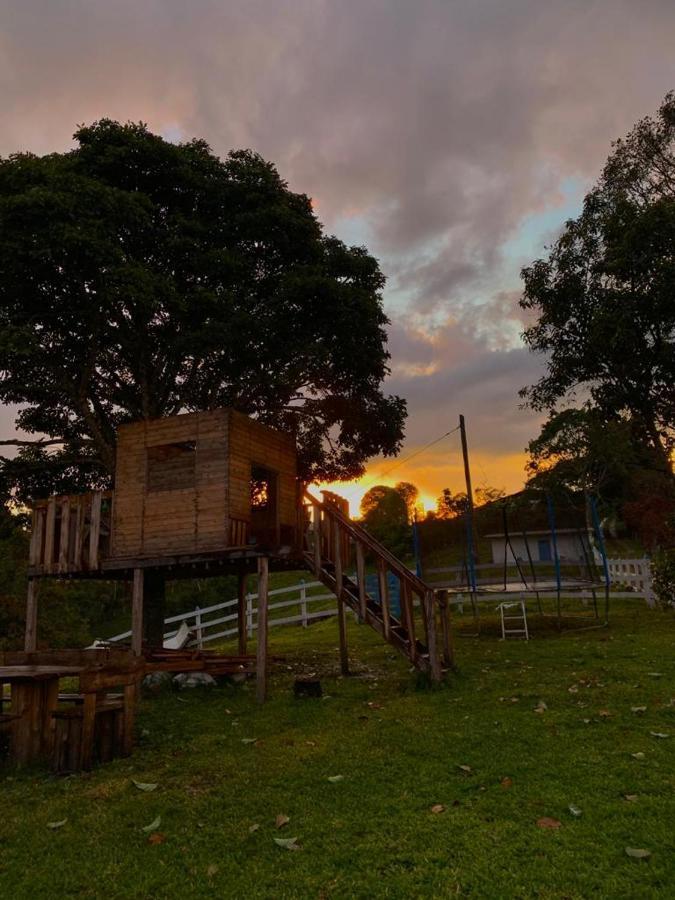 Spanglish Colombia Hotel Херико Екстериор снимка